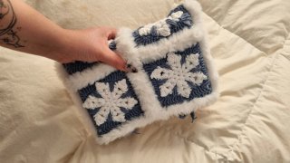 Funda para libro tejida a mano