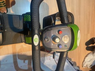 Silla de ruedas eléctrica para discapacitados
