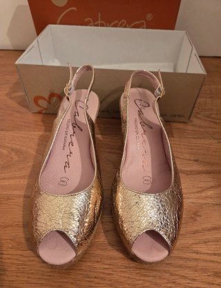 Zapatos esparto dorados Cabrera