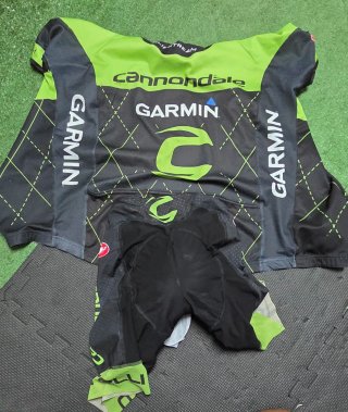 Equipación Ciclismo Castelli Garmin Cannondale