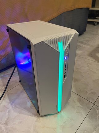 PC Gaming Blanco con RGB