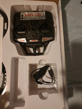 Dron Sky King Negro y Rojo