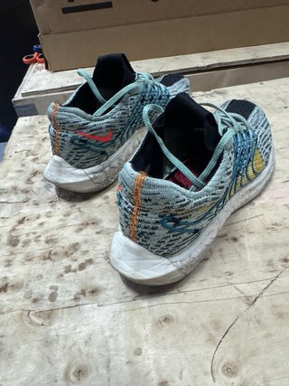 Zapatillas Nike Grises y Turquesa