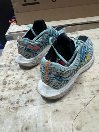Zapatillas Nike Grises y Turquesa