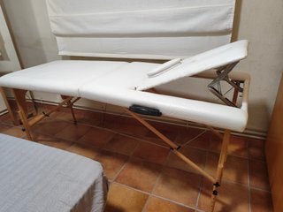 Camilla portátil para masajes blanca