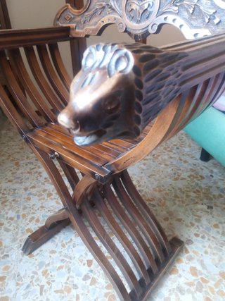 Sedia Savonarola legno intagliato