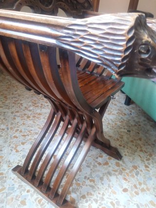 Sedia Savonarola legno intagliato