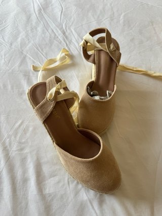 Alpargatas cuña beige talla 40