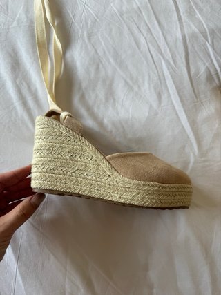 Alpargatas cuña beige talla 40