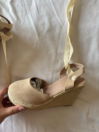 Alpargatas cuña beige talla 40