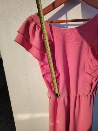 Mono gasa rosa volantes