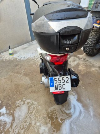 Sym Symphony 125 Scooter Blanca y Negra