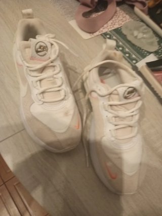 Nike mujer talla 37 rosas y blancas