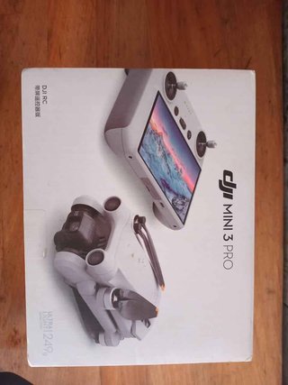 DJI Mini 3 Pro Drone con Mando