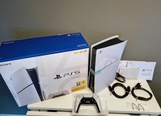 PlayStation 5 Slim + Lector + Mando PS5 | Completa