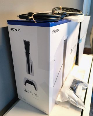 PlayStation 5 Slim + Lector + Mando PS5 | Completa