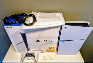 PlayStation 5 Slim + Lector + Mando PS5 | Completa