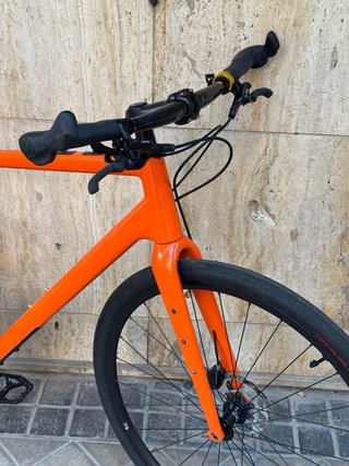 Bicicleta gravel mullet flatbar carbono