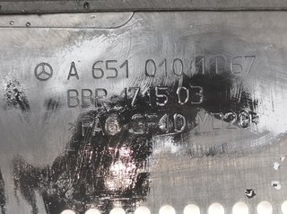 Tapa motor mercedes-benz a6510101167 e e 220 22073