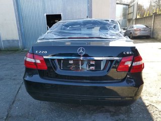 Tapa motor mercedes-benz a6510101167 e e 220 22073