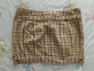 Falda corta cuadros beige y marrón