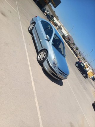 Peugeot 607 2003