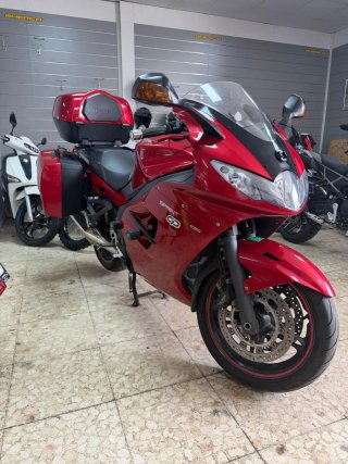 Triumph Sprint ST 1050 Roja