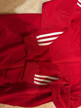 Chaqueta deportiva Adidas roja niño /a T 15-16 a