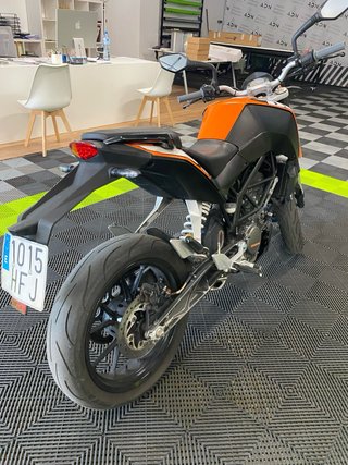 KTM Duke 125 Naranja/Negra