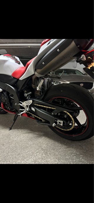 Yamaha R1 2007 Roja y Blanca