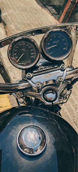 Harley Davidson Sportster XL 1200 Roadster