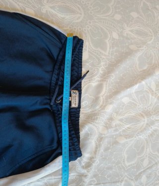 Pantalón chándal talla xs(15 años) Illusive London