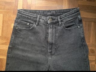 Pantalón vaquero gris Stradivarius Talla XS