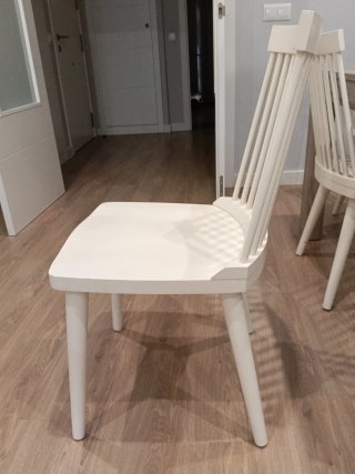 Sillas de comedor de madera lacadas blancas