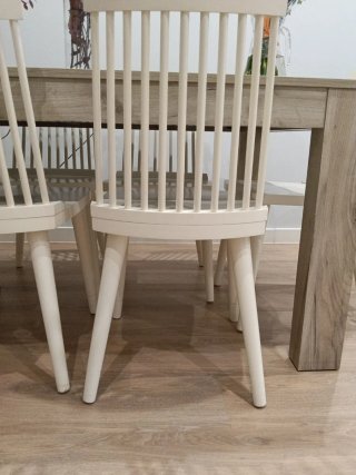 Sillas de comedor de madera lacadas blancas