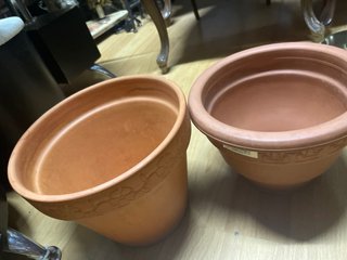 2 Maceteros de Barro