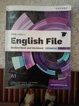 Libro de Inglish file A1.  ISBN.978-0-19-414812-2