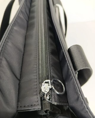 Bolso Tote Acolchado Impermeable Negro