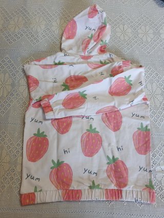 Conjunto chándal niña fresas