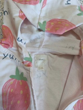 Conjunto chándal niña fresas