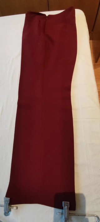Traje de chaqueta granate mujer