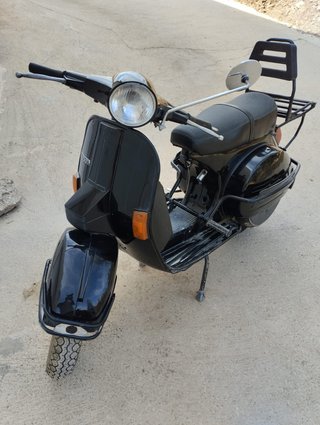 Vespa 200 Iris Negra