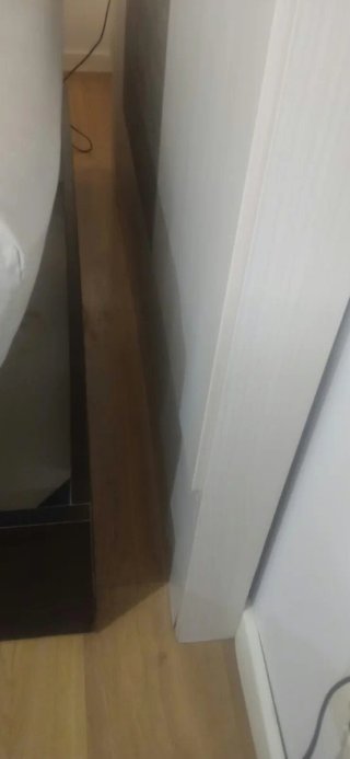 Cabezal de cama de madera blanco y gris