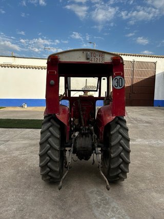 Tractor Massey ferguson 147