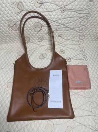 Borsa Miu Miu in pelle marrone con tracolla extra