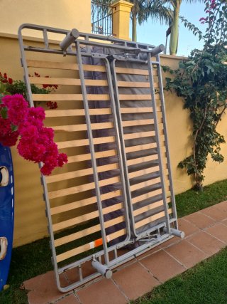 Sofá Cama Metal y Madera