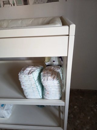 Cambiador de bebé blanco