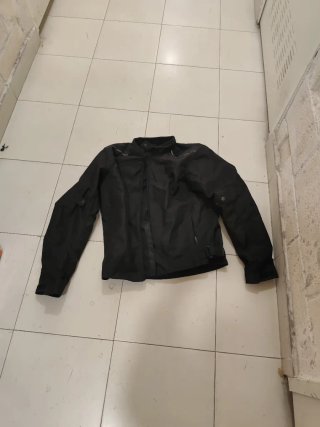 Chaqueta de moto con protecciones