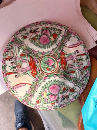 2 Platos de porcelana decorado