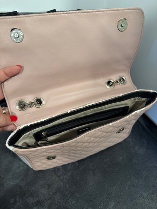 Bolso Guess Negro y Rosa